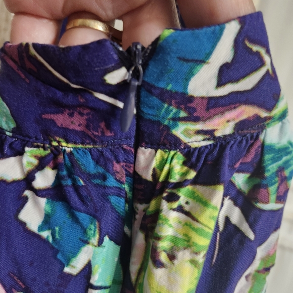 Good condition Forever 21 romper. Size small - Picture 9 of 11